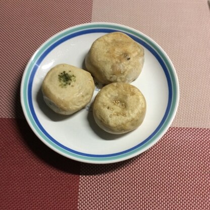 あんこ、しめじ、ナス味噌です。あん以外、包むのが、難しかった。まとまりやすくしないとですね。味はバッチリでした。